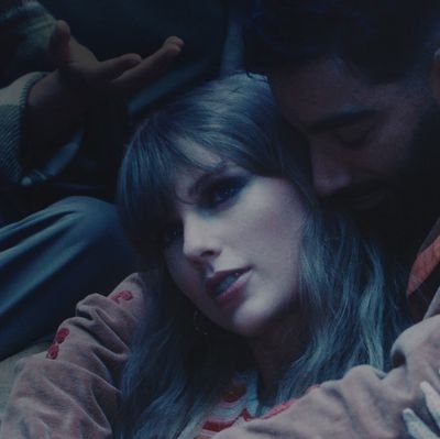 1redcardigan's profile picture. tomás | ✨ taylor ✨ | 25 - ♓ | 🇦🇷