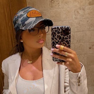 MakeASandwichh's profile picture. 