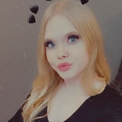 kmwxkmw's profile picture. she/her 🖤