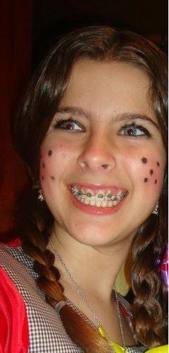 Nem todas as princesas,usam
vestidos chiques, coroas e sapatos de cristal. Muitas estão 
por ai, usando seu all star , com seu fone de ouvido.