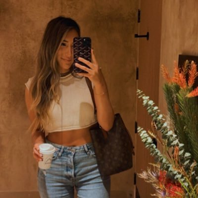 february5th1990's profile picture. part time adult. 🇹🇼⚖️