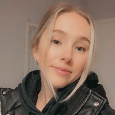 Chaarrjoness's profile picture. I’ll take the ☀️ with an iced coffee ✌🏼