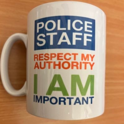 BTP Station Parent. Ex Met (23 yrs). Ex @lasoireelive Box Office. Struggling with MH. Views entirely my own #ThinBlueLine #ActuallyAutistic 🏳️‍🌈🏳️‍⚧️