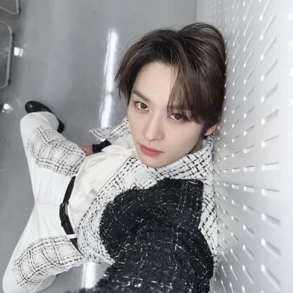 Frances250287's profile picture. Amo leggere e viaggiare, e ciò che riguarda Corea e Giappone,army dal 2019, sono anche stay e Atiny e seguo svt, TxT e tanti altri gruppi.. ❤️