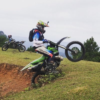 Well i’m a fat fuck with some dirt bike. If my dirtbike doesn’t impress you my personality probably won’t either.  Wellcome to the shit show!