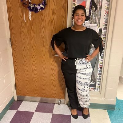 🎶Miles J. Jones Elementary Music Teacher🎶 💙Longwood University '17 SAI ❤️&🌹🌹🌹 Singer 🎙Corgi mom