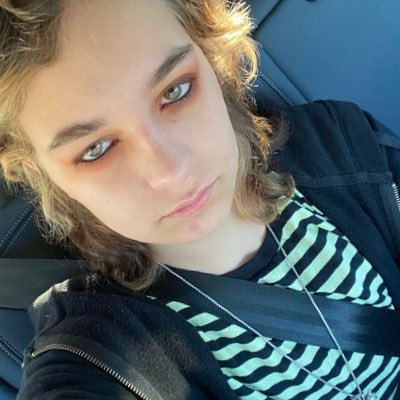 EzraGrommesh's profile picture. 18 | He/Him