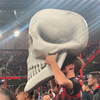 FURACÃO 🌪️☠️