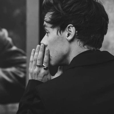 愛Fuqia shpirtërore.— This boy is electric and you're sparkling, like the universe connected.