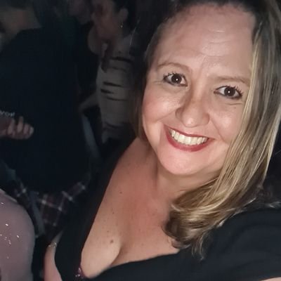 pathirezende's profile picture. aproveitar os momentos, ser feliz, deixar q falem, aproveitar a vida...