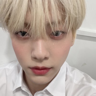 sputniksoobin's profile picture. 🫧. 20cm by txt enthusiast !!
