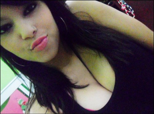 Sou o veneno, o mel e o sal… O ódio, o amor e o mal! Me descreva como quiser, receba de mim o que merecer ;]*