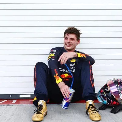 snoozedakshat's profile picture. Formula 1 fan.
#MV1 #CL16 #OP81