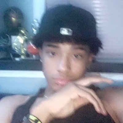 Victor62726285's profile picture. Conta nova,perdi a outra