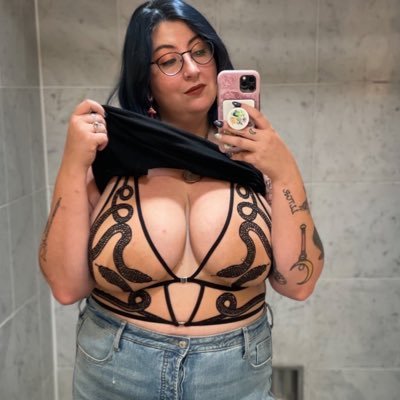 THIS IS A 21+ ACCOUNT • Venmo: danielle-sommo • Cashapp: $danimenzel • Plus size • Don’t be a dick
