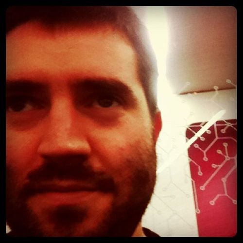 Escuchando el canto de los pájaros. Web, redes, branding, audiovisual. Ex-miembro @clubdecreativos.