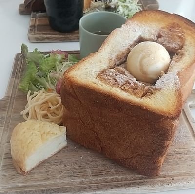 趣味・・・バイクでドライブ。美味しいものを食べてグルグル回る旅。音楽鑑賞。美味しいもの知ってる人ぜひ教えてください！既読感覚いいねさせていただいております。ゲーム・・・バンドリ プロセカ  クッキーラン カードゲーム