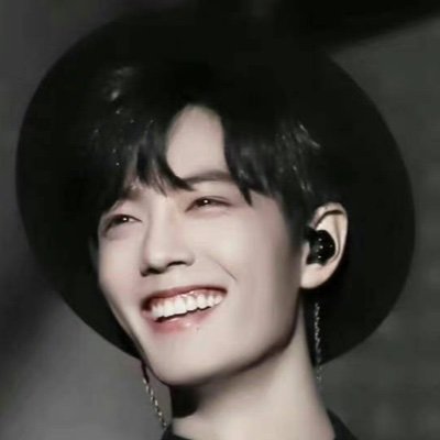 yizhanlovestory's profile picture. 