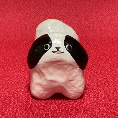 お犬さま狆(ちん)の仕草や表情の可愛さが大好きで、狆作品を作り続けています♪ 🏠狆の10歳の女の子💐 minne,SUZURI,Tシャツトリニティで狆のアイテムを販売中です🍀URLからチェック👓