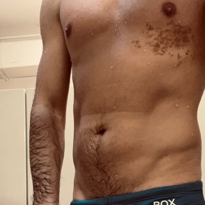 Just a happily married random guy showing off - #42yo #Bulge #TeamBrief #Sport #Love #Exhib & more - #NSFW 🔞