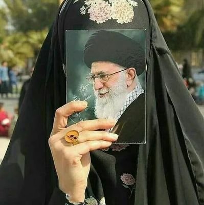 در هیاهوی بی حجابی ها چادرم را رها نخواهم کرد ایهاالناس تا نفس دارم، سنگرم را رها نخواهم کرد🌸🌸