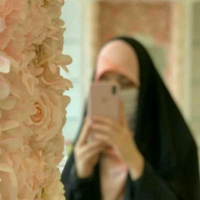 عشق یعنی استخوان و یک پلاک
سالها تنهای تنها زیر خاک :)
