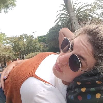 Tenia la rara virtud de no existir por completo sino en el momento oportuno