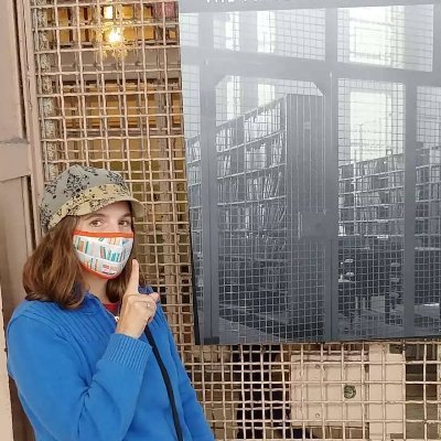 Writer + librarian = @writerlibrarian. Former children's book selector. Interviews authors at https://t.co/RikoEUYt92 #TeamADHD karenmccoybooks on Insta