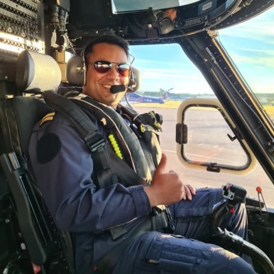 Giving the pilot live a go 🚁💨🇬🇧 CPL(H) - SK92 | AW109 | B206/L | R66 | R44 | R22