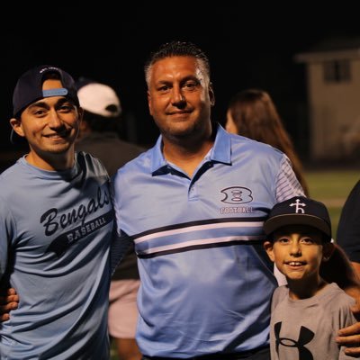 Husband, Father, Head Football Coach - Cleveland Benedictine HS - Assistant Varsity Baseball Coach - Teacher @BeneBengalsFB @BENE_ATHLETICS @BenedictineHS