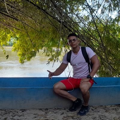 Etnoeducador, Licenciado en Biología y Medio Ambiente. Magister en Gerencia educativa. Nací en San Marcos-Sucre y desde el año 1999 resido en Maicao La Guajira