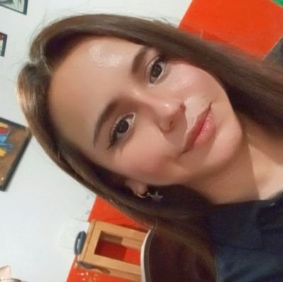 🌵Jujuy
👷🏻♀️Técnica en Comercialización
🖥️ Analista de Marketing
🤳Community Manager
📊 Social Media Manager