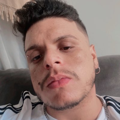 joaofeeeelipe's profile picture. Ser ao invés de ter!