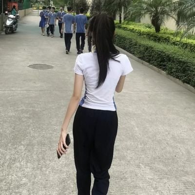 Observe Chinese school uniforms, discuss female students, put aside prejudices, and appreciate schoolgirls.
中国の学校の制服を観察し、中国の女子学生について話し合い、女子学生を高く評価します。
图源网络 欢迎投稿