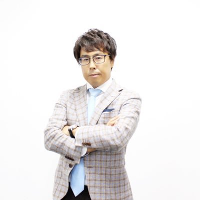 あっち行ったりこっち行ったり、食べたり飲んだり運動したり、仕事ももちろんやってます。やりたいことをやるために、今を一生懸命生き続ければ間違いない。「知識は礼儀」「希望とは努力と公共性と主体性」の3つが必要と考えて行動しています。