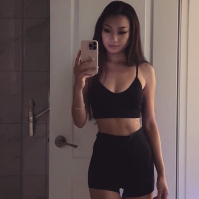 donnaawang's profile picture. 