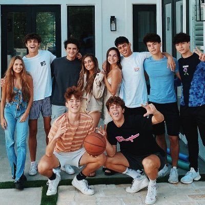 Hi guys Welcome to my account I’m a fan page for amp world 🗺️ I love 💗 TikTok is @pixiedustampworld
