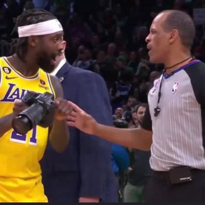 johnnybarry's profile picture. Been on Twitter for 15 years and only a few mattress companies care what I have to say. Lakers till I die.