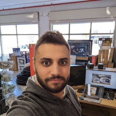 nothing but a brick 🗿, a failure, tech idolizer, and most importantly a noob .