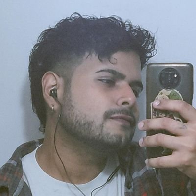 arxndroxxx's profile picture. Lmao, what are you lookin' at?