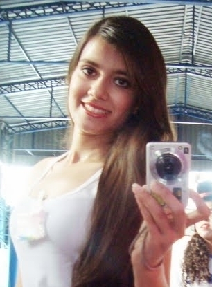Sou como você me vê, posso ser leve como uma brisa ou forte como uma ventania, depende de quando e como você me vê passar.
