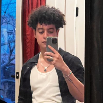 Jonrgz_'s profile picture. me and my friends wouldve killed ET with hammers ill tell u that much | 🇩🇴🇩🇴