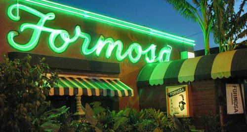 FormosaCineClub's profile picture. We're the Formosa Cinema Club. We talk movies and drink drinks. We're making a project for Celebrate the Web... and we hope its funny. Directed by @dubblebee