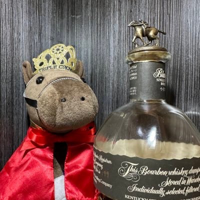 ウイスキー沼に沈んでます🫠🥃オフィシャルのメジャー銘柄中心に🥂レア品はほぼ無いですが、入手を求めてセット品中心に欲望のまま購入、、結果飲むペースが追いつかず棚から溢れ続けるウイスキー達💦推しはニッカ、サントリー。スコッチだとグレンリベット、バランタインなど。ウイスキー以外だと競馬好き🐎