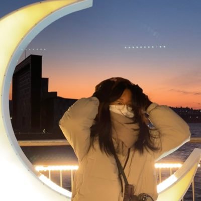 julC0u0's profile picture. 