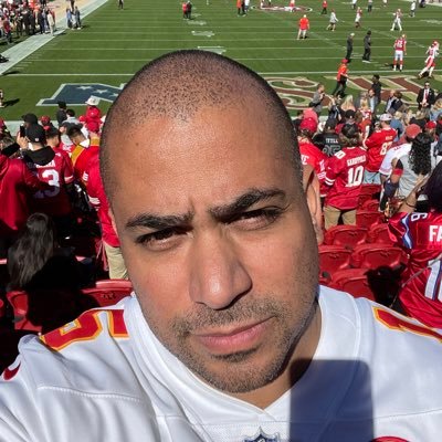 ibleed_ep's profile picture. Full Time Human | #Realtor
