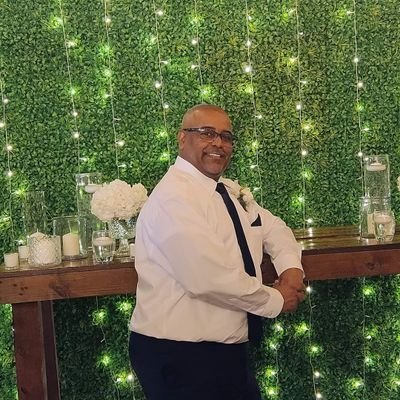 Boricua, Hijo de Veteranos (USA), Padre, Esposo, Padrino, Abu de Mau, Tío (Abuelo y Bizo), Hermano, Primo, Sobrino, MAESTRO, PATRIOTA, Paciente de FM y MDD...