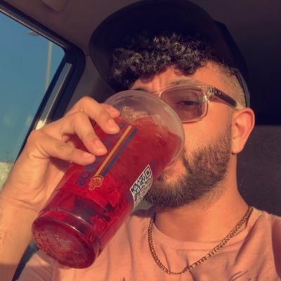 SolisKoo22's profile picture. Happy chill bro 🌈 who is in a relationship with school 📚🩺🏥 . Nature lover, and fam oriented Fitness ❤️ 💪