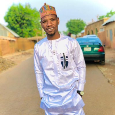 Nasir Hassan umar 
Dange 
Hausa man 
Real Madrid fans
Future biochemist
My father is my medico