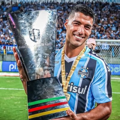 Perfil humorístico focado no @LuisSuarez9 e no @Gremio, mas também comento sobre futebol em geral.